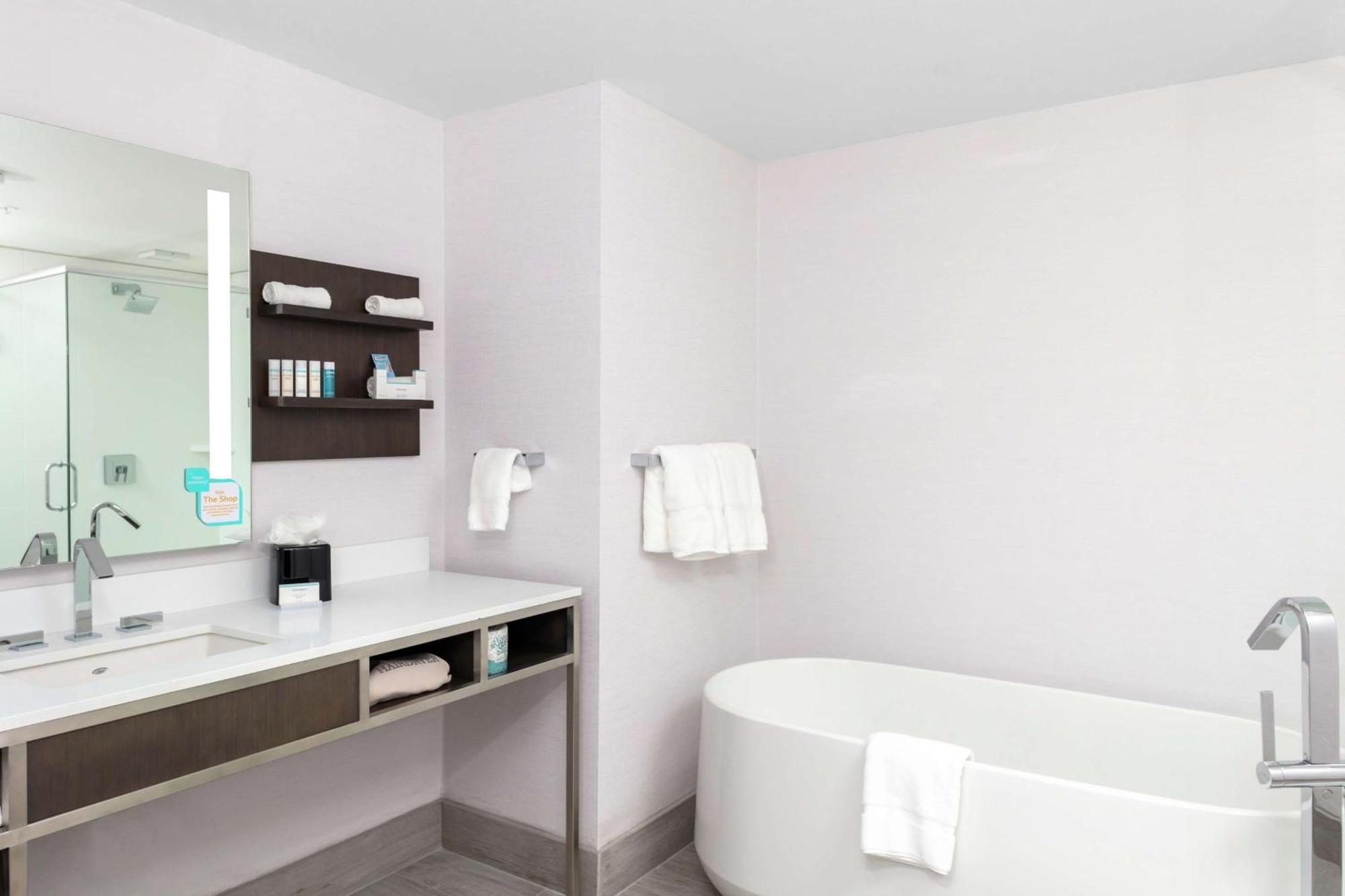 Hilton Garden Inn Denver/Thornton Bagian luar foto