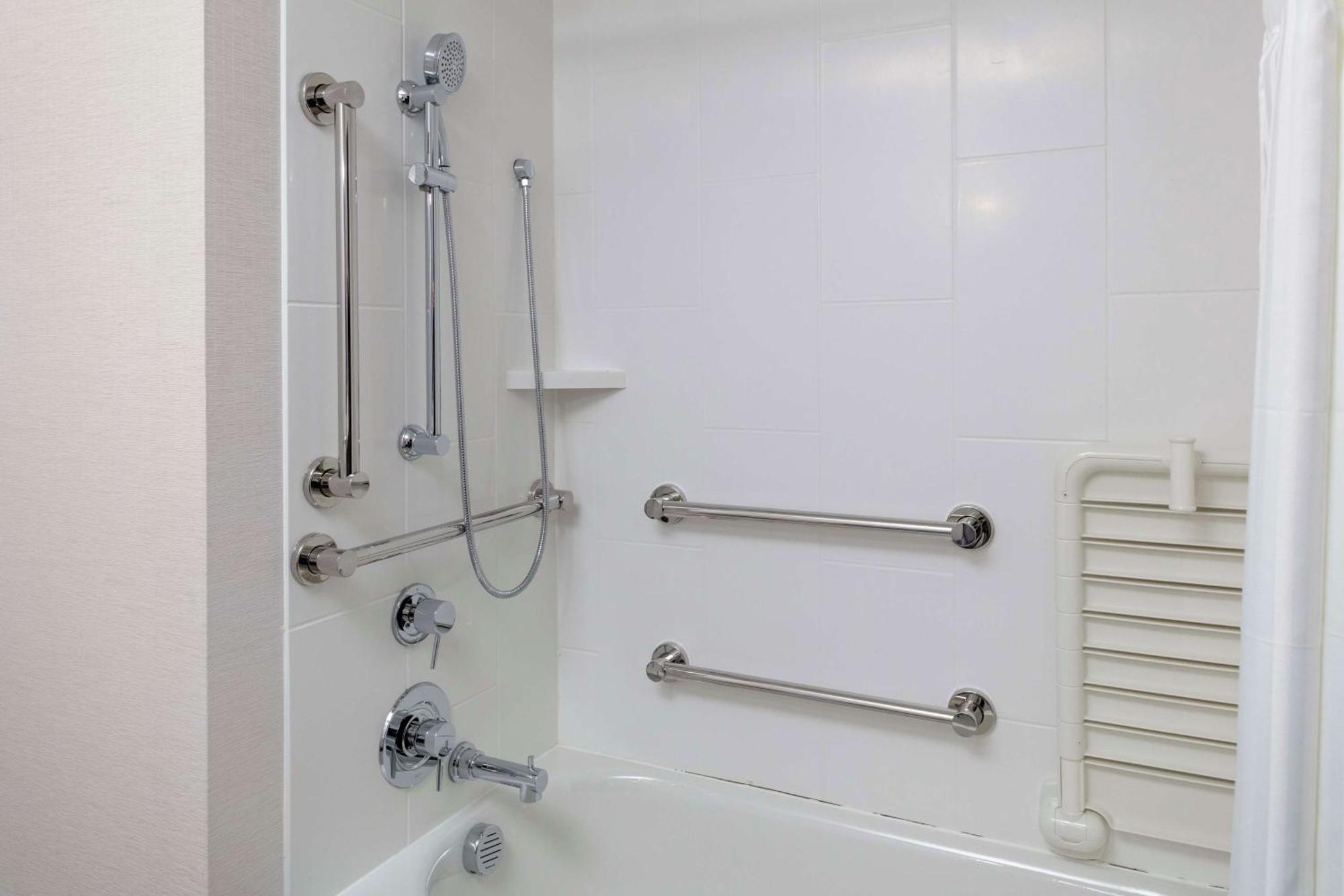 Hilton Garden Inn Denver/Thornton Bagian luar foto