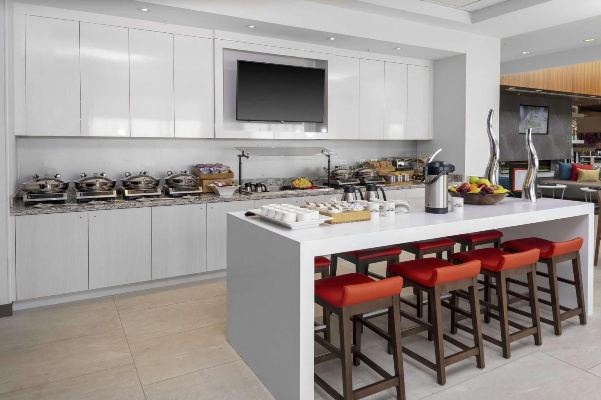 Hilton Garden Inn Denver/Thornton Bagian luar foto